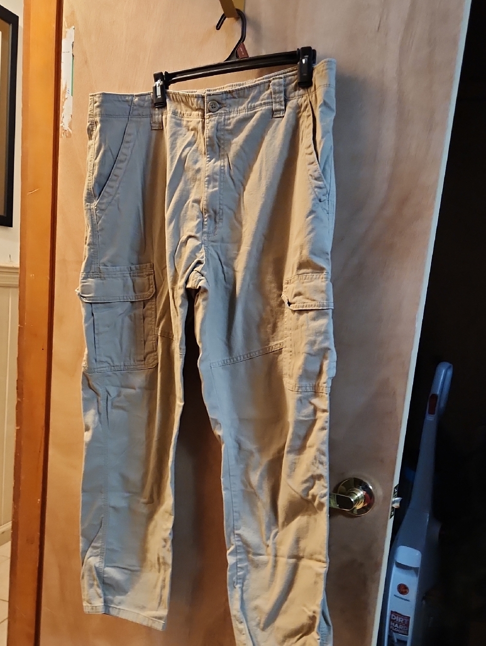 Wrangler Men's Tan Cargo Pants - Utility Pockets